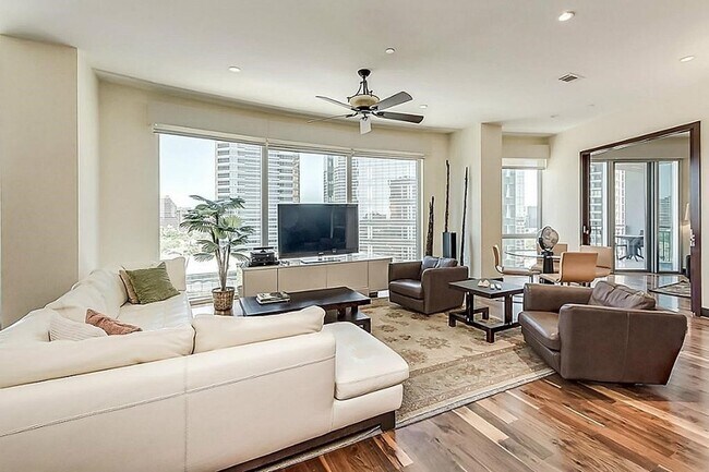 Foto del edificio - 1600 Post Oak Blvd