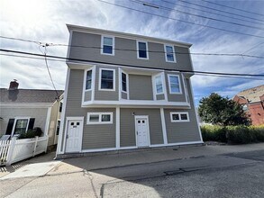 Building Photo - 603 Thames St