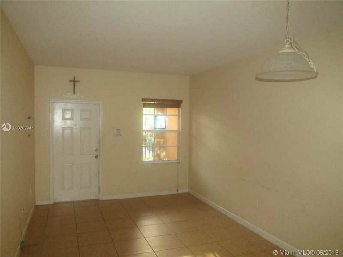 Foto del edificio - 22569 SW 89 PL  22569 Cutler Bay FL 33190