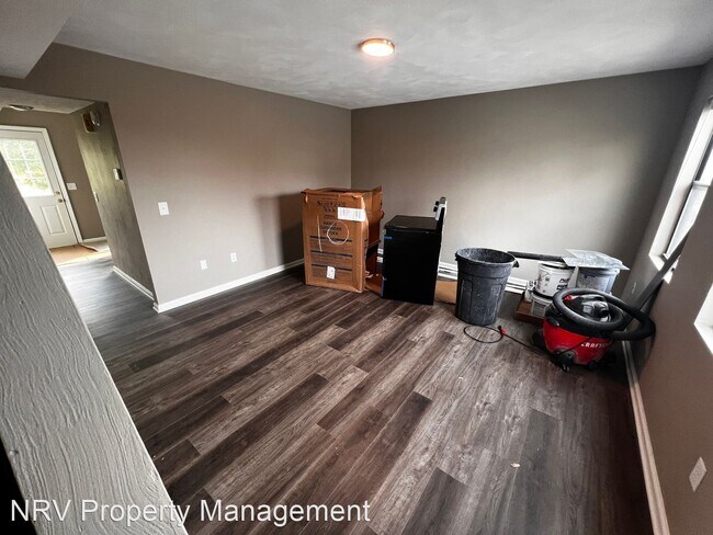 Building Photo - 2 br, 1.5 bath House - 685 H High Street