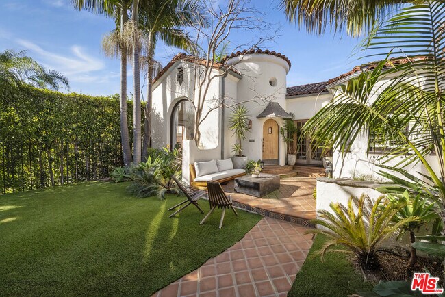 Building Photo - 105 S La Jolla Ave