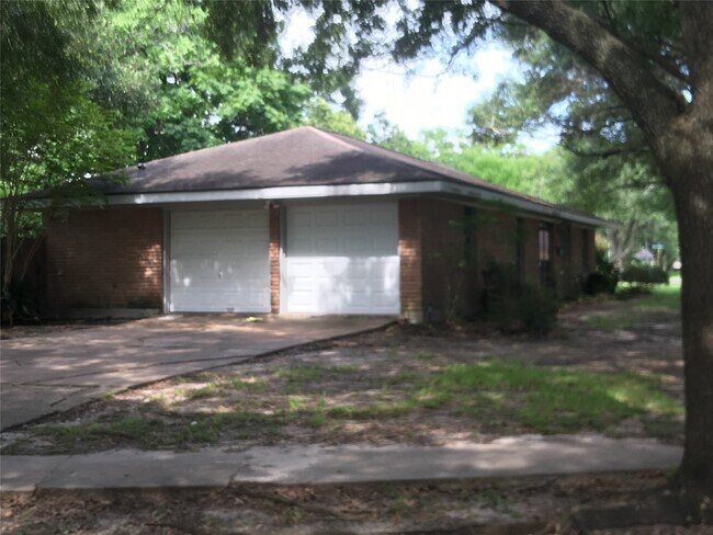 Building Photo - 5422 Spellman Rd