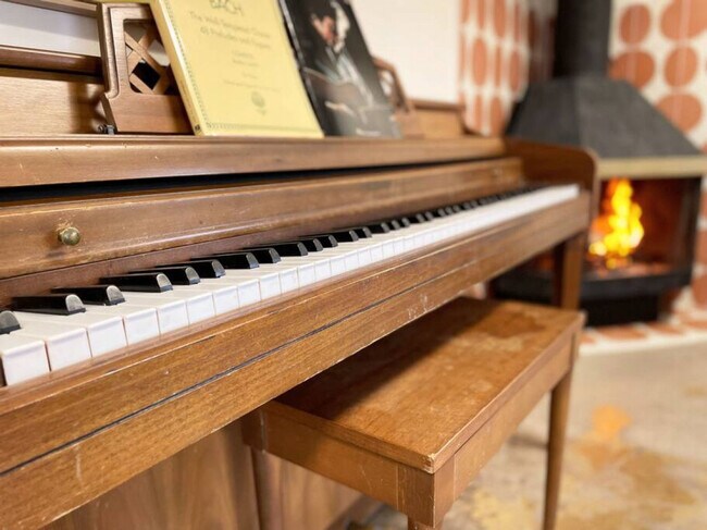 Foto del edificio - 2845 Agua Fria St