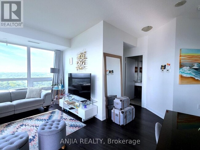 Building Photo - 160 Vanderhoof Ave