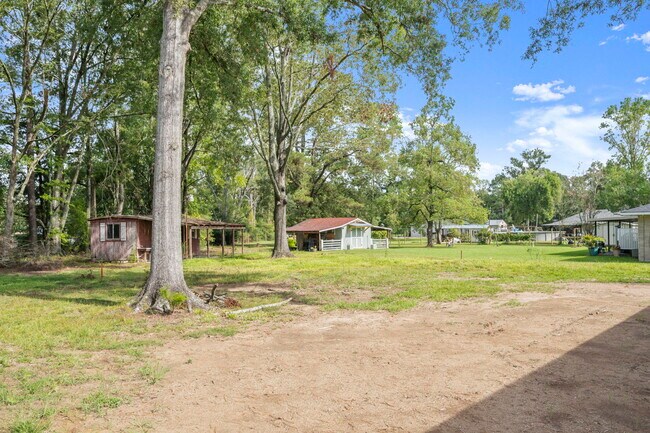 Foto del edificio - 30673 Dunn Rd