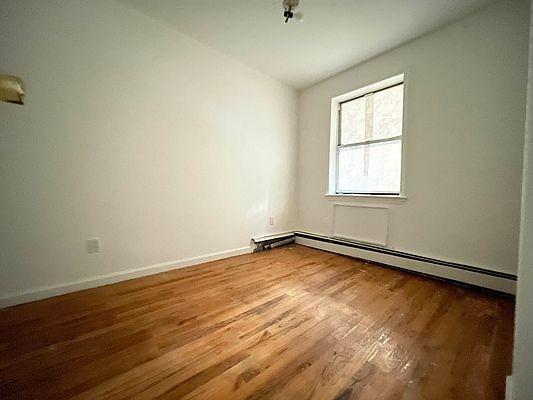 Building Photo - 3 bedroom in BRONX NY 10468