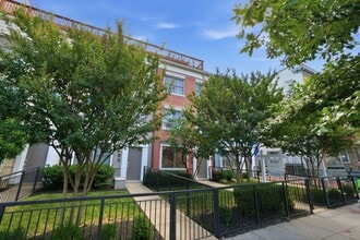 Building Photo - 1413 11th St NW