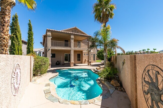 Foto del edificio - BEAUTIFUL POOL HOME W/RV