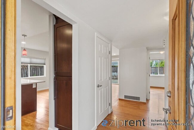 Building Photo - 3 br, 2 bath House - 823 S Mary Ave, Sunny...