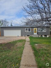 Building Photo - 2021 Elmhurst Dr