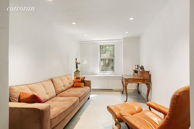Building Photo - 55 E 87th St