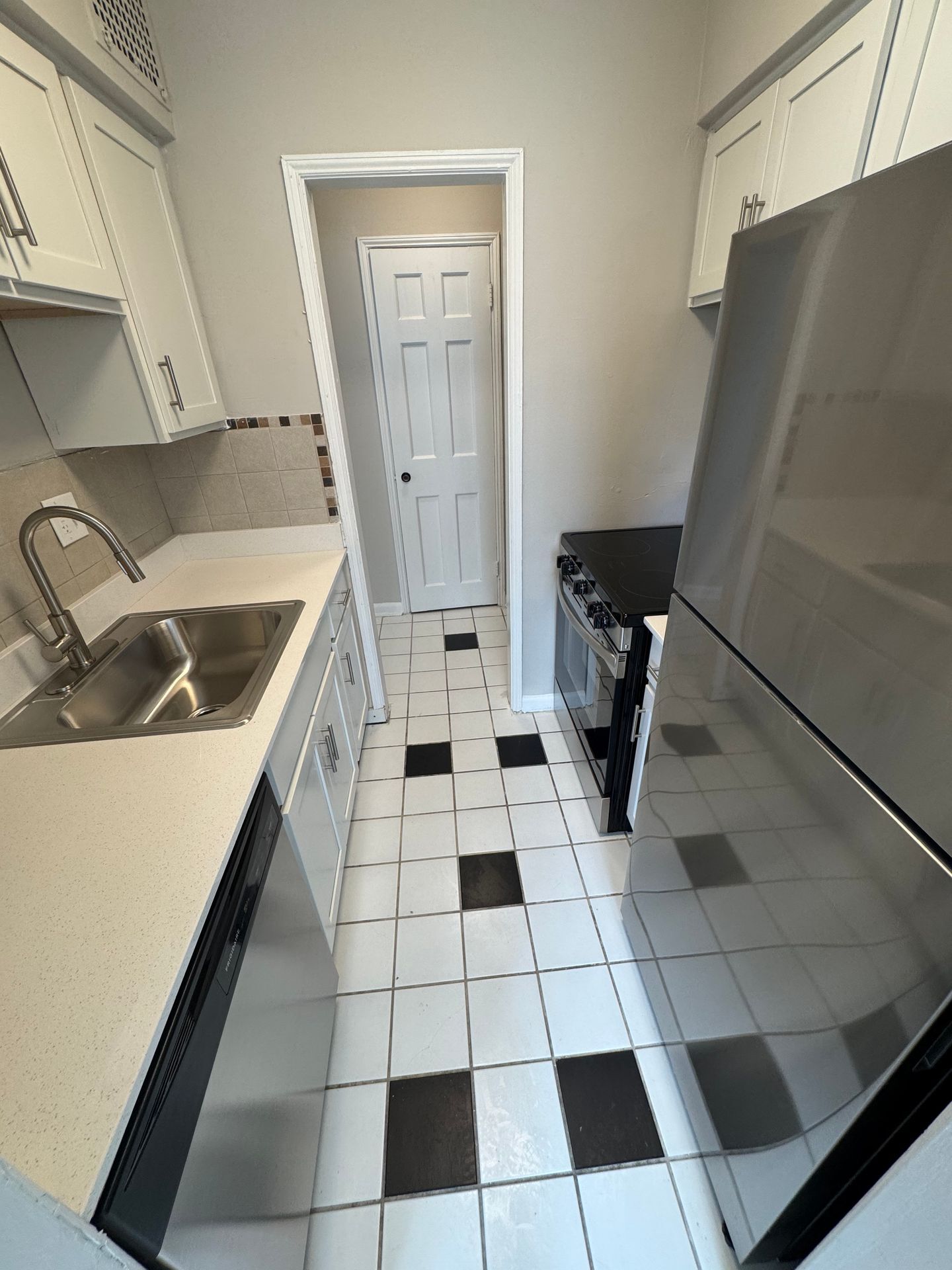 2515 Kemper Rd – Newly Renovated 1-Bedroom Apartments at 2515 Ke...