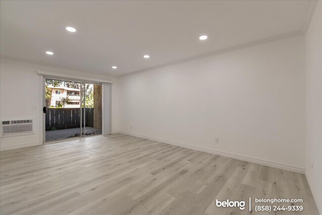 Building Photo - 9175 Campina Dr