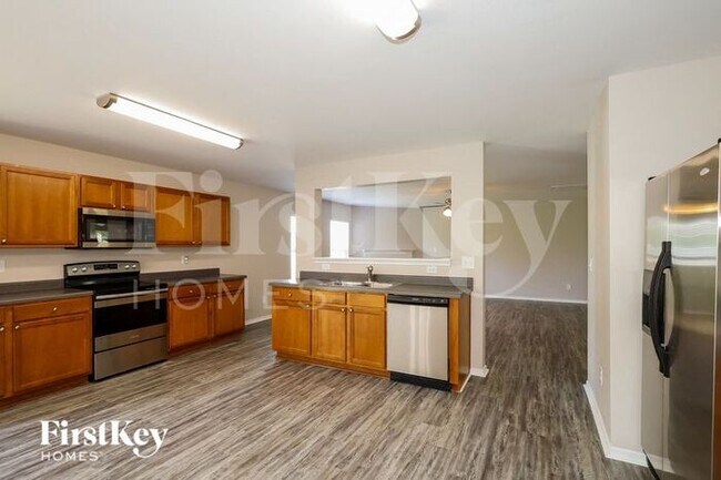 Building Photo - 933 Silverberry St
