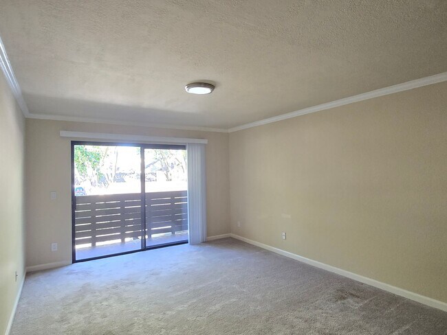 Building Photo - 5590 Makati Cir