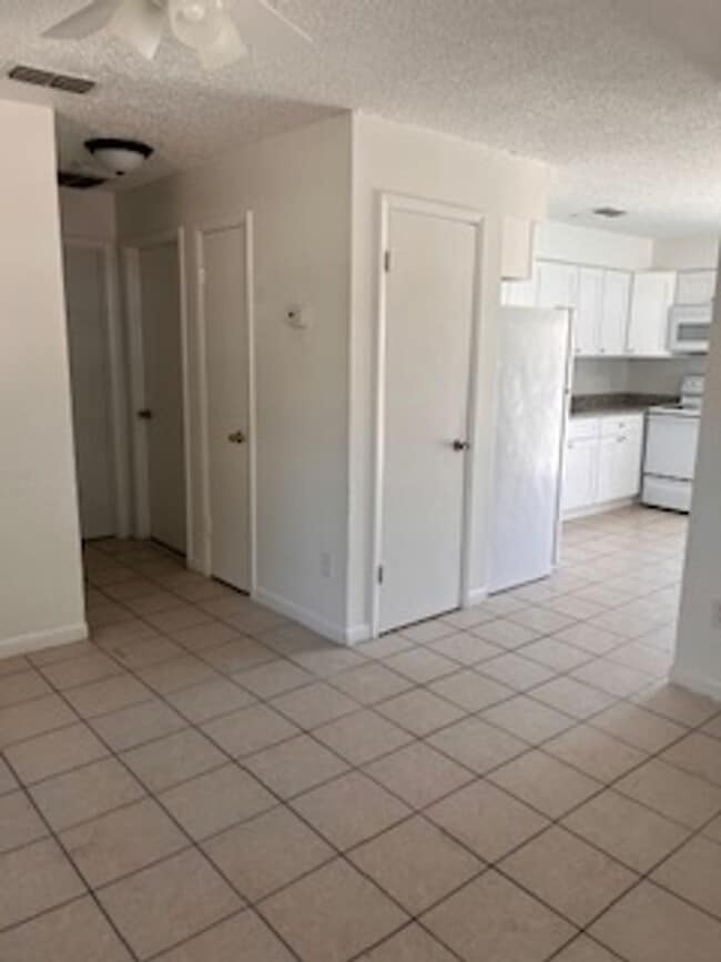 Building Photo - 1205 W Granfield Ave