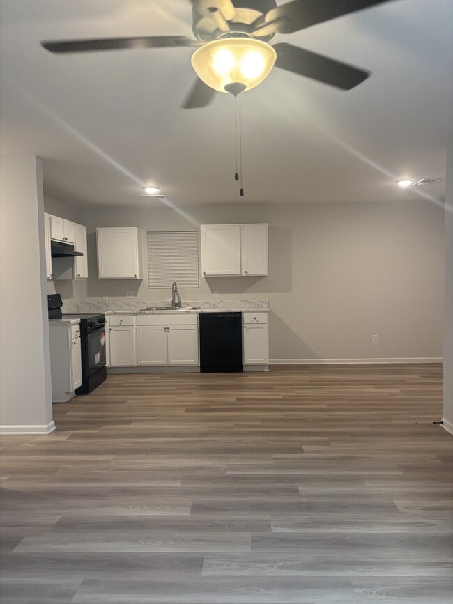 Foto del edificio - 5383 Clinchport Cir