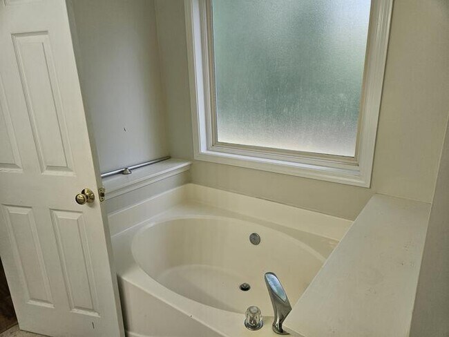 Foto del edificio - 905 Windward Ct