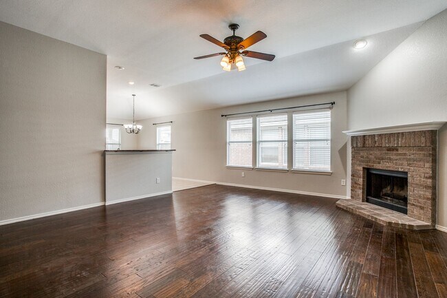 Foto del edificio - Upgraded 3 bedroom in Master Planned Community of Travis Ranch!!