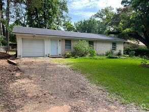 Building Photo - 807 Lincoln Dr