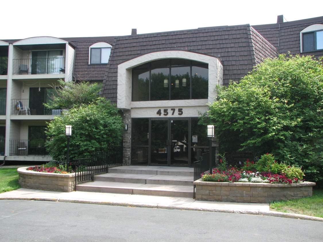 Main Entrance - 4575 W 80th St Cir