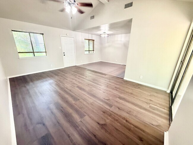 Foto del edificio - Newly renovated 2-bed/2-bath