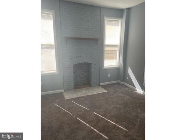 Building Photo - 408 Elm St NW