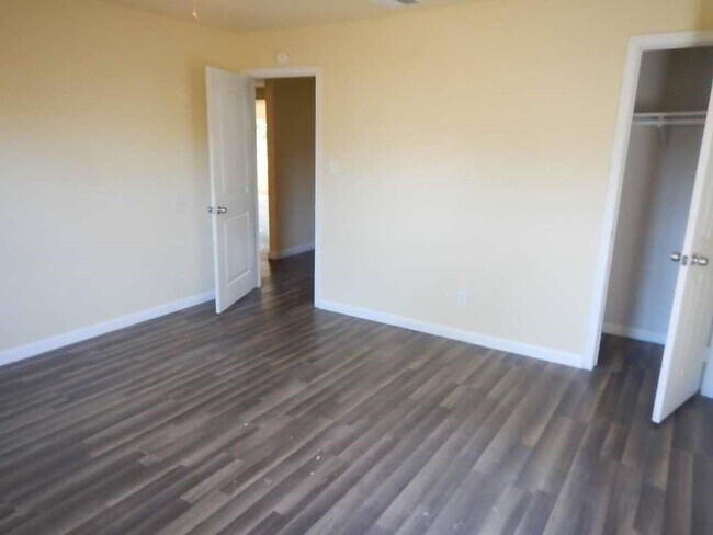 Foto del edificio - 7121 Conley St