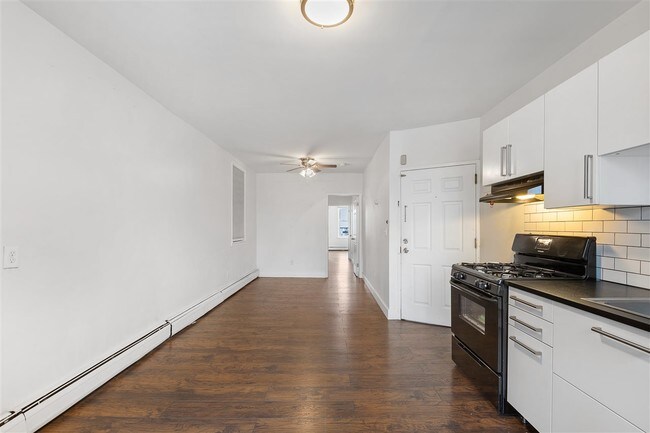 Foto del edificio - 74 Cambridge Ave