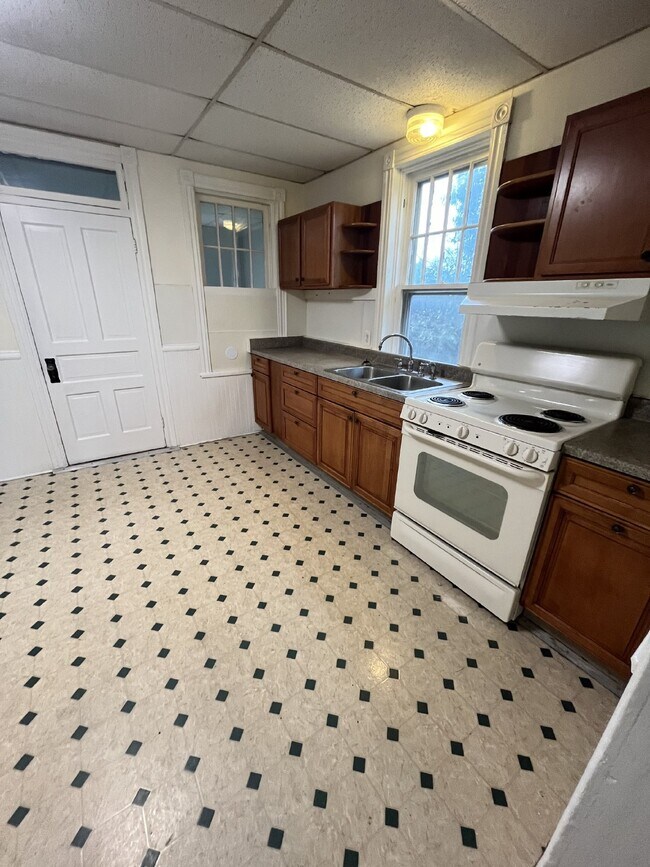 Foto del edificio - Freshly updated duplex! Move in ready!