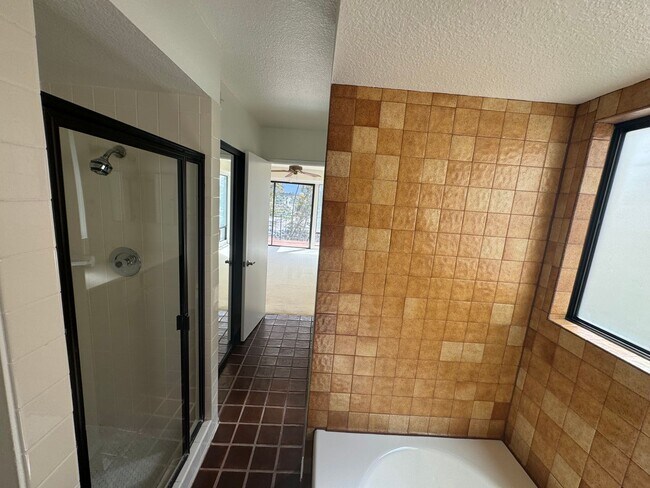 Foto del edificio - Tierrasanta 2 Bed, 2.5 Bath Canyon Townhom...