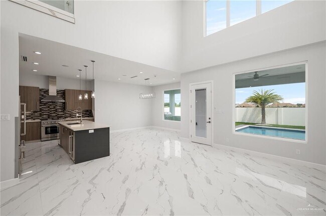 Foto del edificio - 2416 Thames Dr