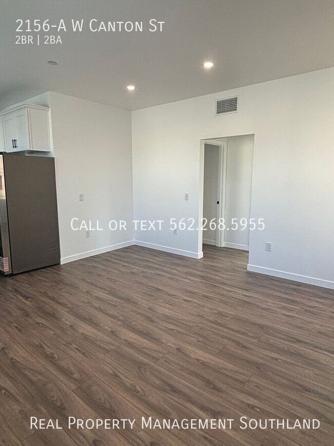 Building Photo - 2 bed/2 Bath Downstairs Apartment in Long ...