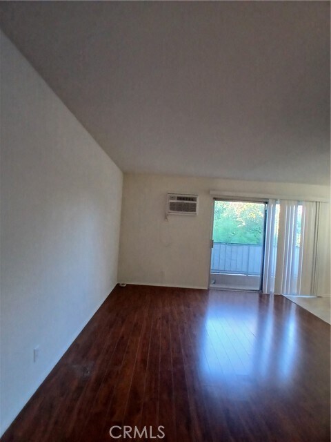 Foto del edificio - 14551 Vose St