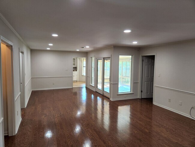 Foto del edificio - 416 Shallow Creek Rd