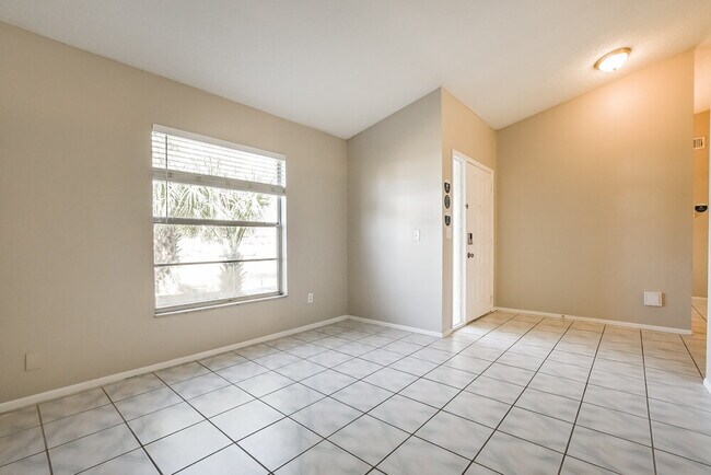 Foto del edificio - 520 Elmwood Ct