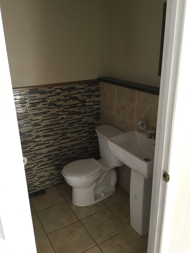 Foto principal - 131 N Chicago Ave
