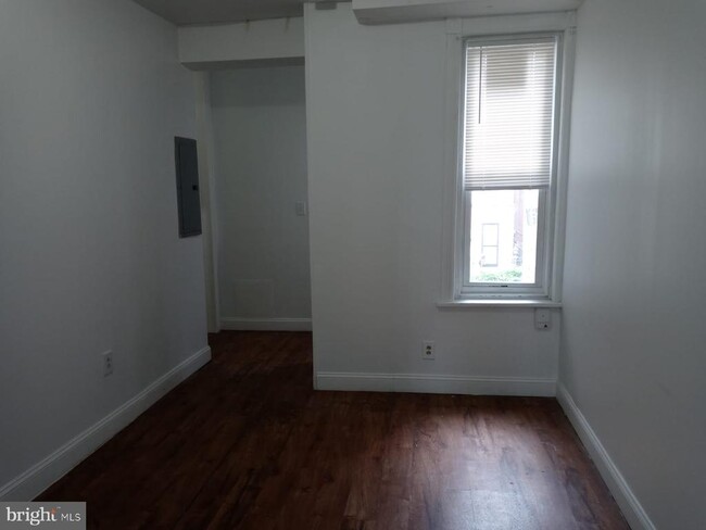 Building Photo - 1332 N 59th St