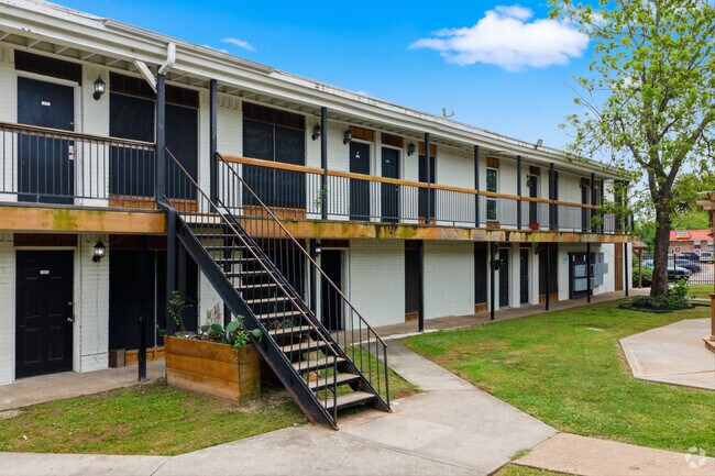 Building Photo - The Marisol Apartments