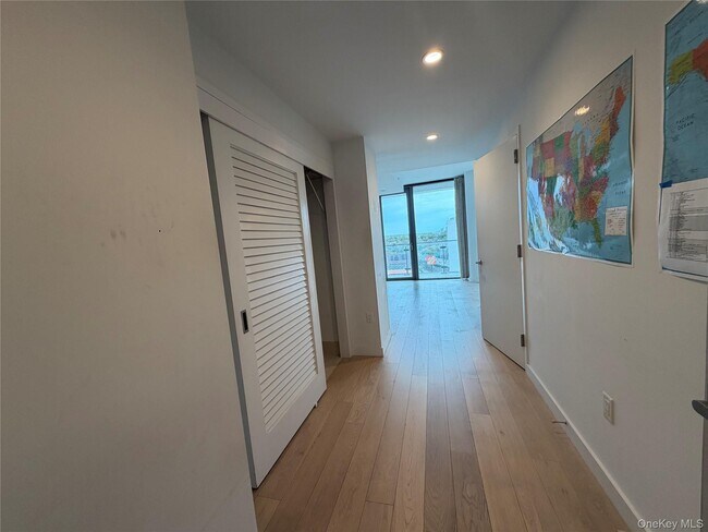 Foto del edificio - 131-01 40th Rd