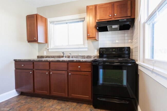 Building Photo - 2 br, 1 bath House - 3339 Thomas Avenue N