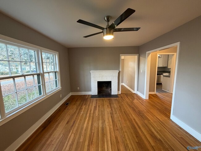 Foto del edificio - 1903 Enolam Blvd SE