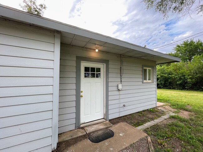 Building Photo - 3 Bed 2 Bath Home in Arlington