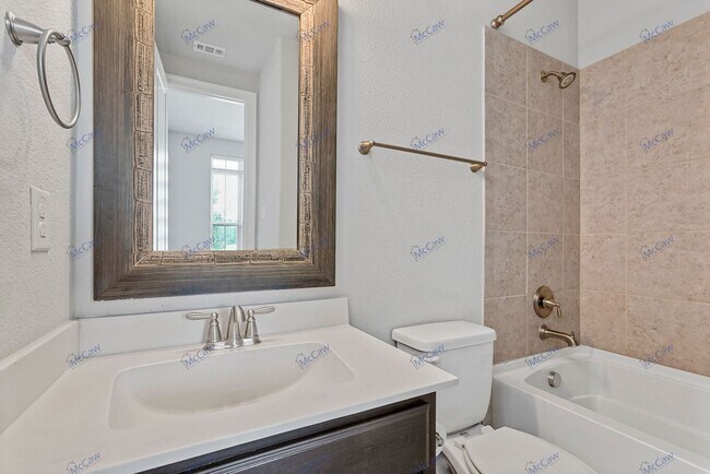Foto del edificio - Beautiful, 2-Story 4/3.5 in Plano (75074)!