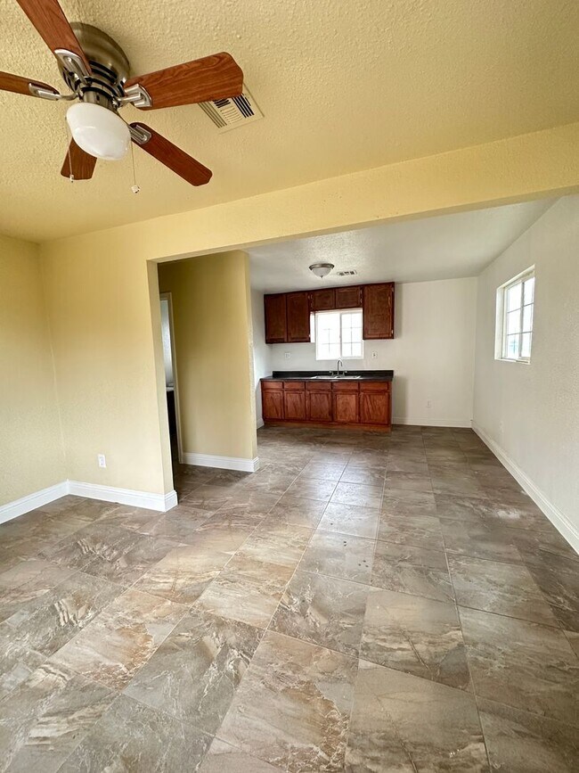 Building Photo - Lovely Home for Rent