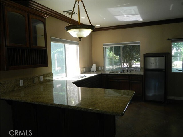 Foto del edificio - 4108 Crestview Dr
