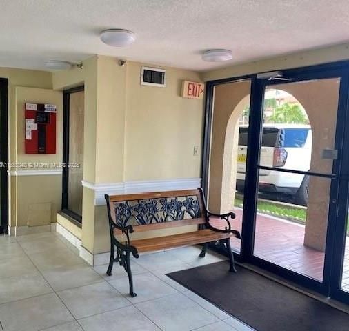 Foto del edificio - 5249 NW 7th St