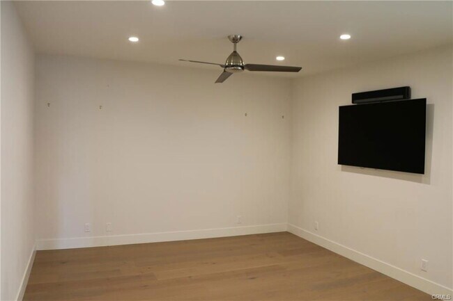 Building Photo - 1215 Bayside Dr