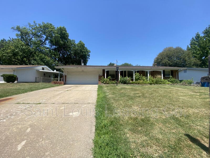 1333 Petite Dr, Spanish Lake, MO 63138 House for Rent in Spanish Lake