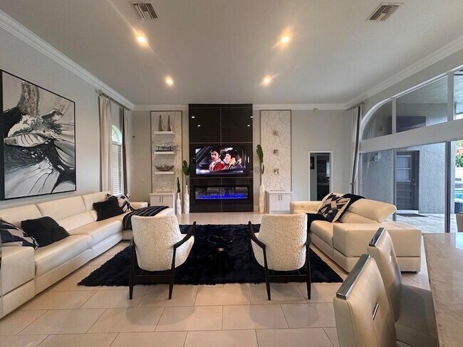 Foto del edificio - 4915 NW 105th Dr